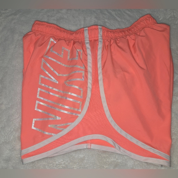 Nike Women's Coral Athletic Shorts - Picture 7 of 8
